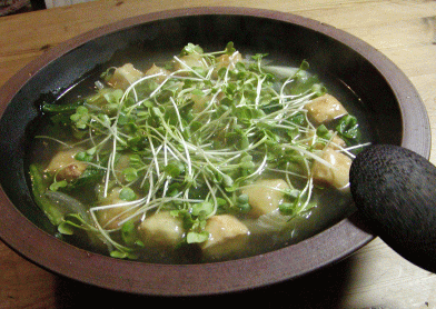健康レシピ：揚げ豆腐とレタスのスープ
