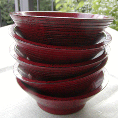 健康レシピ：赤い塗りの鉢