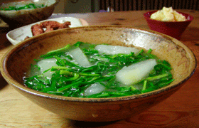 健康レシピ：冬瓜とニラのスープ